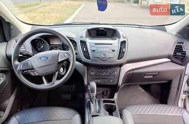 Позашляховик / Кросовер Ford Escape 2016 в 