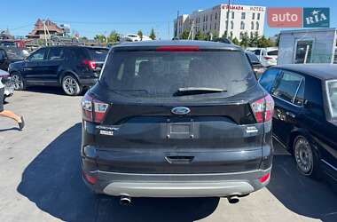 Внедорожник / Кроссовер Ford Escape 2018 в 
