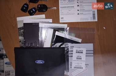 Позашляховик / Кросовер Ford Escape 2016 в 