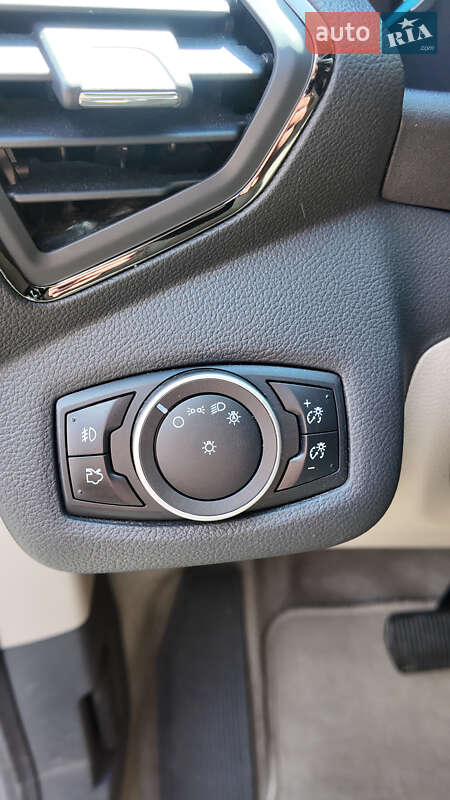 Внедорожник / Кроссовер Ford Escape 2015 в Киеве