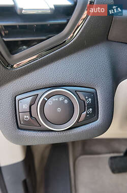 Внедорожник / Кроссовер Ford Escape 2015 в 