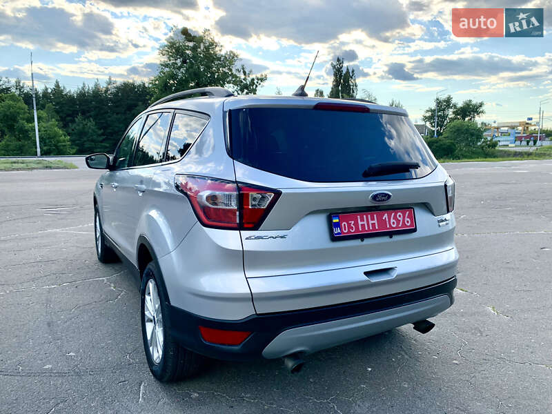 Внедорожник / Кроссовер Ford Escape 2018 в Киеве