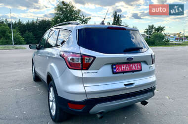 Внедорожник / Кроссовер Ford Escape 2018 в 