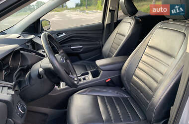 Внедорожник / Кроссовер Ford Escape 2018 в 