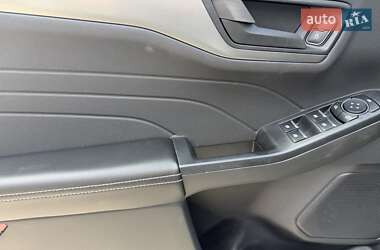 Позашляховик / Кросовер Ford Escape 2023 в 