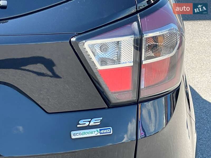Внедорожник / Кроссовер Ford Escape 2017 в Киеве