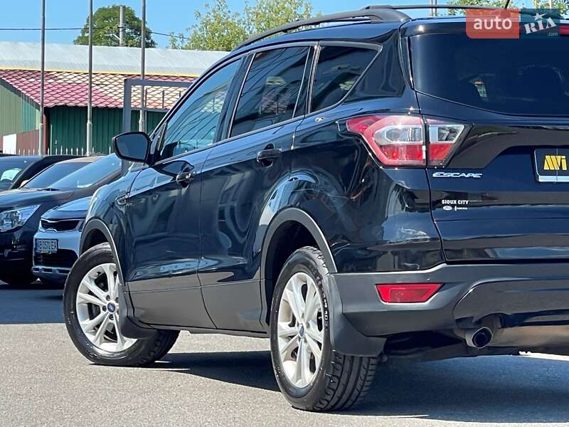 Внедорожник / Кроссовер Ford Escape 2017 в Киеве