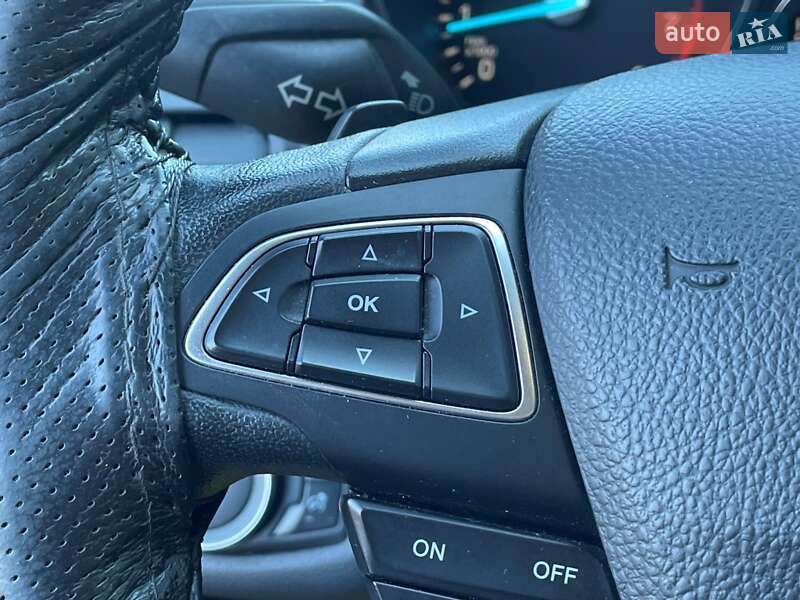 Внедорожник / Кроссовер Ford Escape 2017 в Киеве