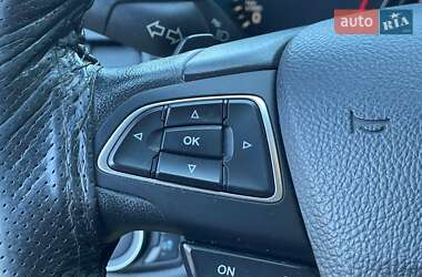 Внедорожник / Кроссовер Ford Escape 2017 в 