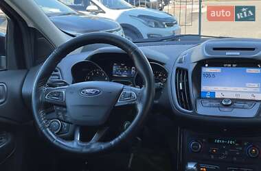Внедорожник / Кроссовер Ford Escape 2017 в 