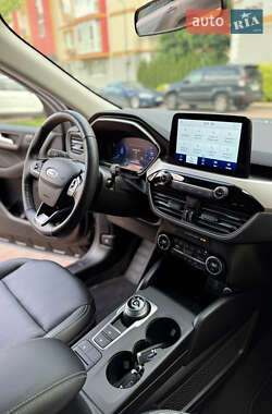 Внедорожник / Кроссовер Ford Escape 2021 в 