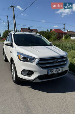Позашляховик / Кросовер Ford Escape 2016 в Києві