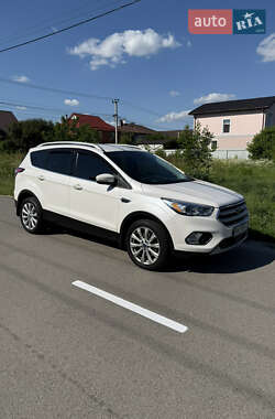 Позашляховик / Кросовер Ford Escape 2016 в Києві