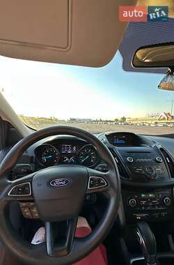 Позашляховик / Кросовер Ford Escape 2018 в 