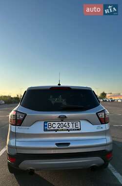 Позашляховик / Кросовер Ford Escape 2018 в 