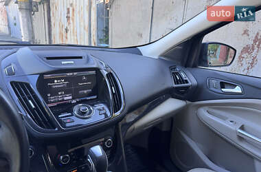 Внедорожник / Кроссовер Ford Escape 2014 в 