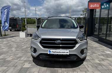 Внедорожник / Кроссовер Ford Escape 2017 в 