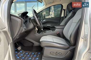 Внедорожник / Кроссовер Ford Escape 2017 в 