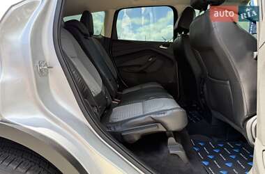 Внедорожник / Кроссовер Ford Escape 2017 в 