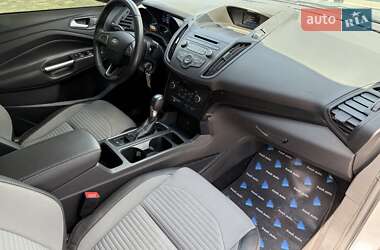 Внедорожник / Кроссовер Ford Escape 2017 в 