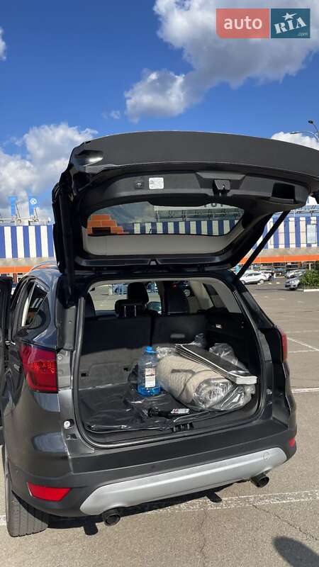 Внедорожник / Кроссовер Ford Escape 2019 в Днепре