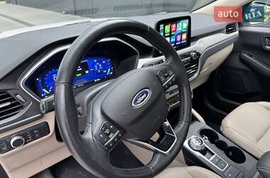 Внедорожник / Кроссовер Ford Escape 2020 в 