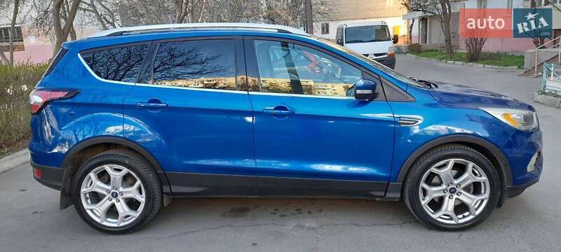 Внедорожник / Кроссовер Ford Escape 2016 в Черноморске