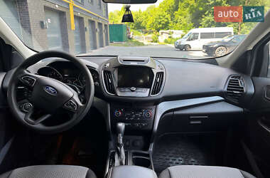 Внедорожник / Кроссовер Ford Escape 2017 в 