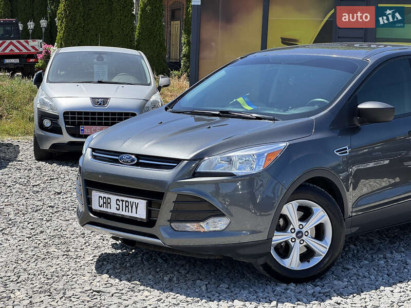 Внедорожник / Кроссовер Ford Escape 2014 в Стрые