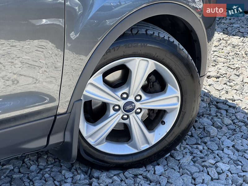 Внедорожник / Кроссовер Ford Escape 2014 в Стрые