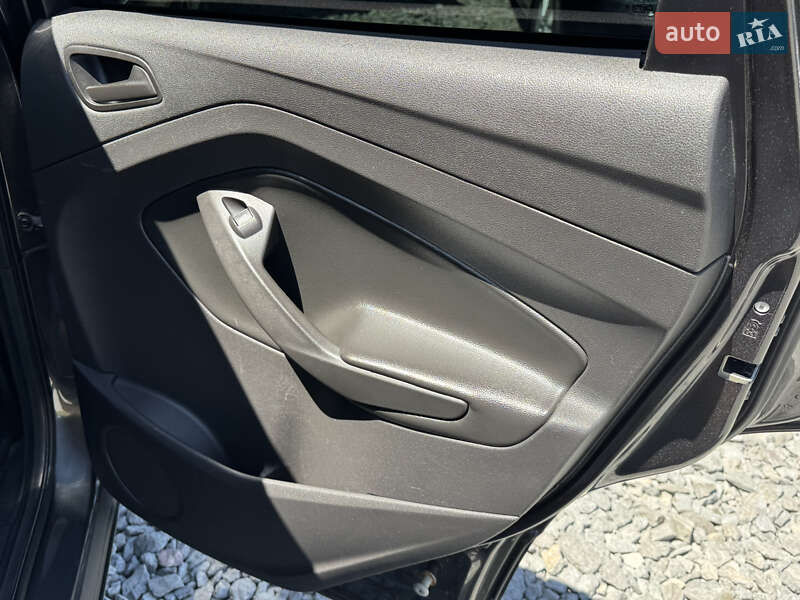 Внедорожник / Кроссовер Ford Escape 2014 в Стрые