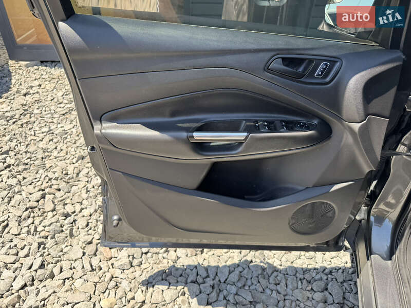Внедорожник / Кроссовер Ford Escape 2014 в Стрые