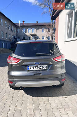 Внедорожник / Кроссовер Ford Escape 2014 в 