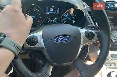 Внедорожник / Кроссовер Ford Escape 2014 в 