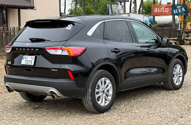 Внедорожник / Кроссовер Ford Escape 2021 в 