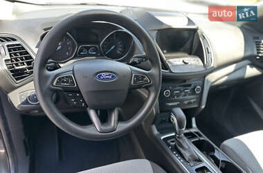 Внедорожник / Кроссовер Ford Escape 2019 в 