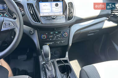 Внедорожник / Кроссовер Ford Escape 2019 в 