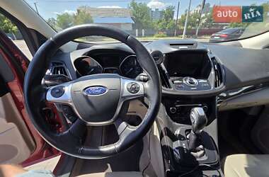Внедорожник / Кроссовер Ford Escape 2015 в 