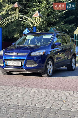 Внедорожник / Кроссовер Ford Escape 2015 в 
