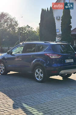 Внедорожник / Кроссовер Ford Escape 2015 в 