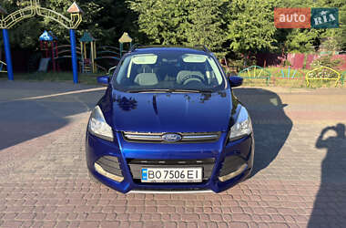 Внедорожник / Кроссовер Ford Escape 2015 в 