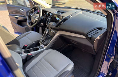 Внедорожник / Кроссовер Ford Escape 2015 в 