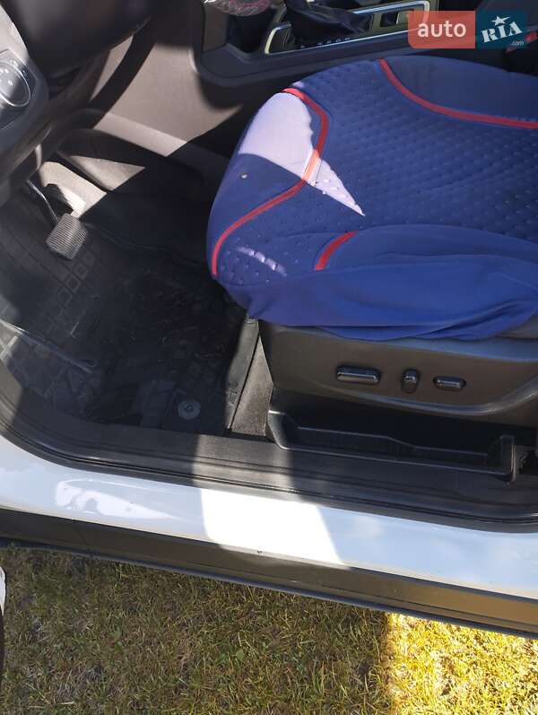 Внедорожник / Кроссовер Ford Escape 2017 в Кременце