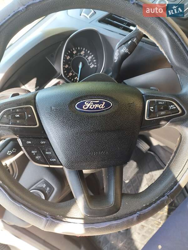 Внедорожник / Кроссовер Ford Escape 2017 в Кременце