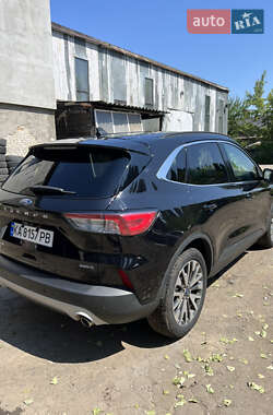 Позашляховик / Кросовер Ford Escape 2020 в 