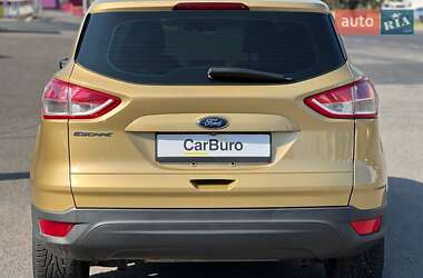 Внедорожник / Кроссовер Ford Escape 2014 в 