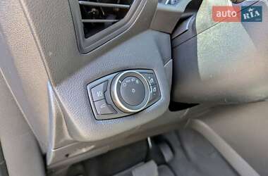Внедорожник / Кроссовер Ford Escape 2018 в 