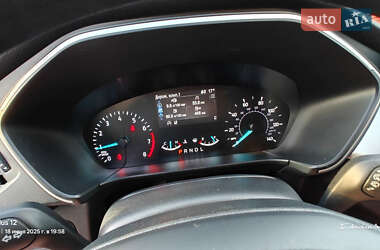 Внедорожник / Кроссовер Ford Escape 2020 в 