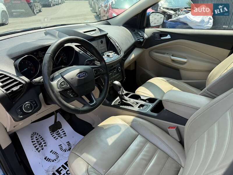 Внедорожник / Кроссовер Ford Escape 2017 в Луцке