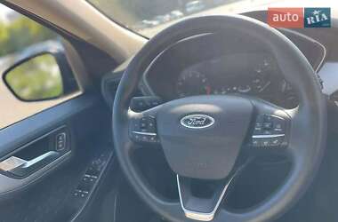 Позашляховик / Кросовер Ford Escape 2020 в 